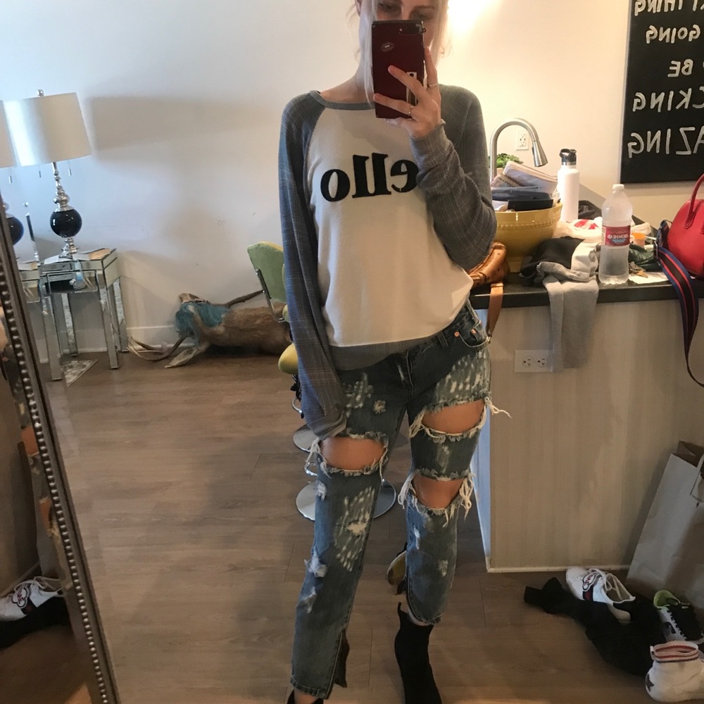 WILDFOX SWEATER SIZE XS